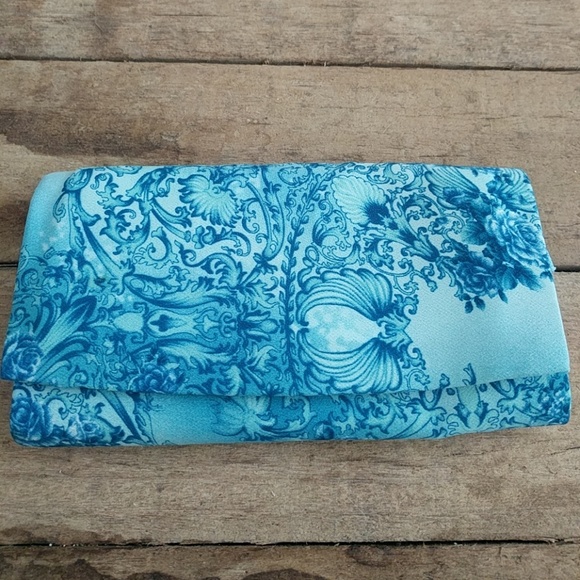 Handbags - Clutch purse w roses | turquoise